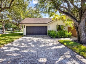 8120 SW 162nd St, Palmetto Bay FL 33157