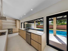 8120 SW 162nd St, Palmetto Bay FL 33157