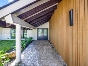 8120 SW 162nd St, Palmetto Bay FL 33157