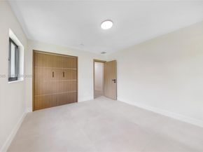 8120 SW 162nd St, Palmetto Bay FL 33157