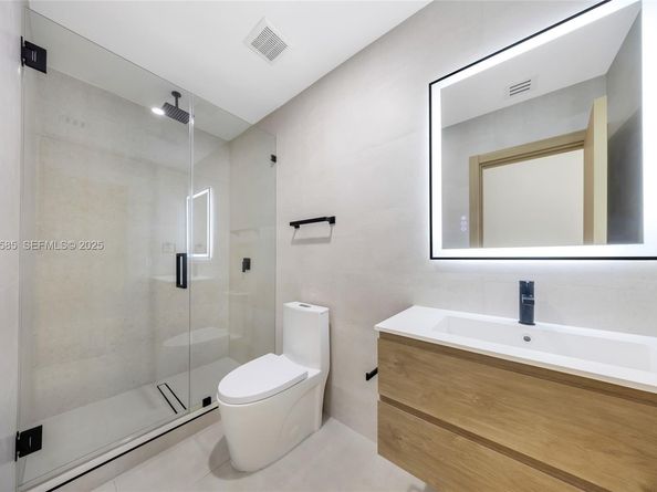 8120 SW 162nd St, Palmetto Bay FL 33157