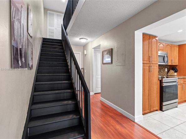 1523 NW 113th Way, Pembroke Pines FL 33026