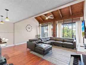 1523 NW 113th Way, Pembroke Pines FL 33026