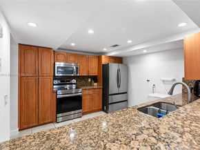 1523 NW 113th Way, Pembroke Pines FL 33026