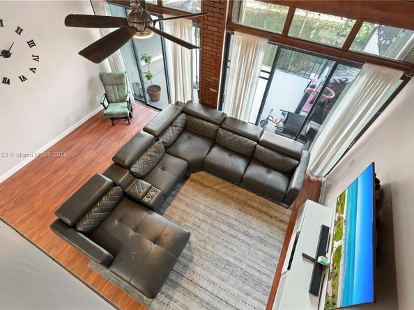 1523 NW 113th Way, Pembroke Pines FL 33026