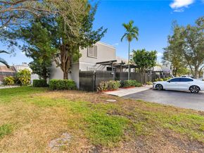 1523 NW 113th Way, Pembroke Pines FL 33026