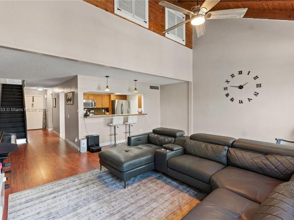 1523 NW 113th Way, Pembroke Pines FL 33026