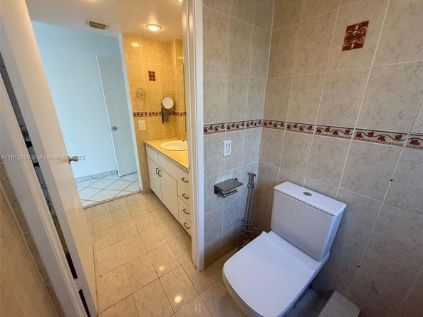 7832 Collins Ave 207, Miami Beach FL 33141