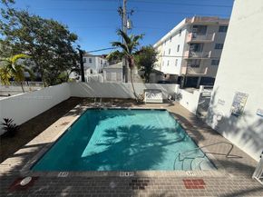 7832 Collins Ave 207, Miami Beach FL 33141