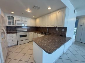 7832 Collins Ave 207, Miami Beach FL 33141