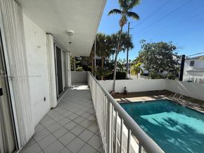 7832 Collins Ave 207, Miami Beach FL 33141