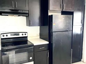 445 NE 195th St 326, Miami FL 33179