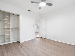 4978 SW 35th Ter, Hollywood FL 33312