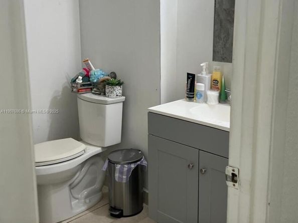 17600 NW 68th Ave B4002, Hialeah FL 33015