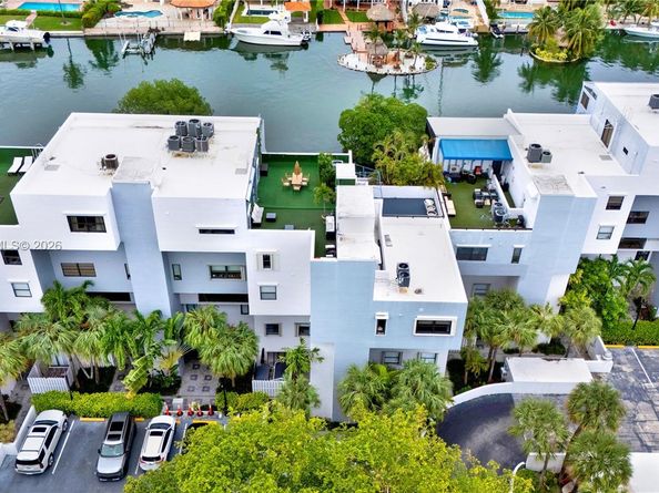 385 Poinciana Dr 1230, Sunny Isles Beach FL 33160