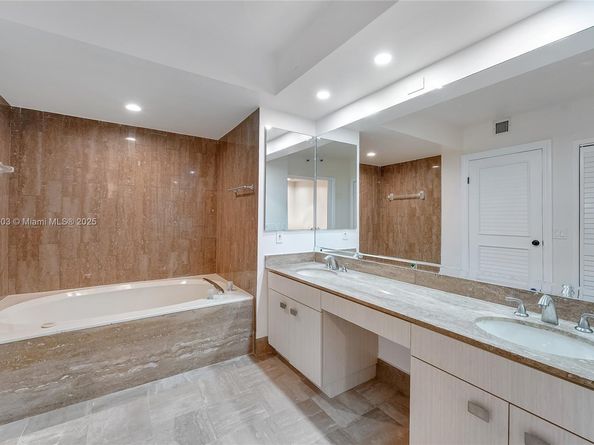 1581 Brickell Ave PH102, Miami FL 33129