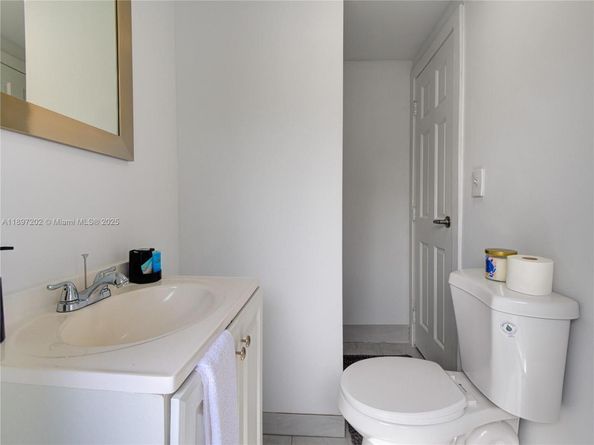 2703 Adams St, Hollywood FL 33020