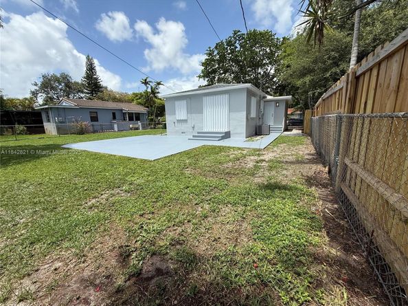 12235 NE 12th Pl, North Miami FL 33161