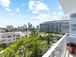 6900 Bay Dr 6G, Miami Beach FL 33141