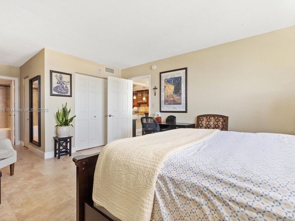 6900 Bay Dr 6G, Miami Beach FL 33141