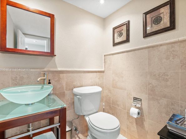 6900 Bay Dr 6G, Miami Beach FL 33141