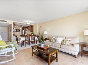 6900 Bay Dr 6G, Miami Beach FL 33141