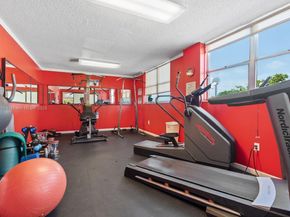 6900 Bay Dr 6G, Miami Beach FL 33141