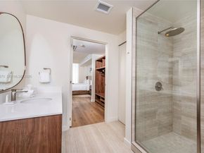 1611 SW 2nd Ave 216, Miami FL 33129