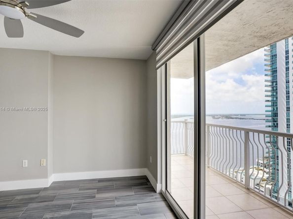 1200 Brickell Bay Dr 2501, Miami FL 33131