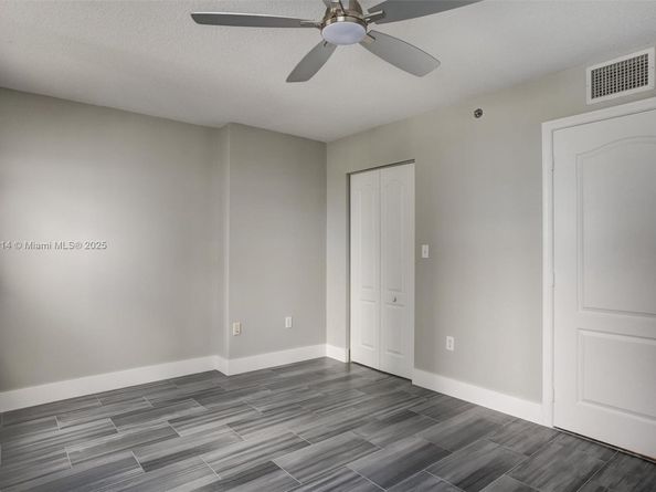 1200 Brickell Bay Dr 2501, Miami FL 33131