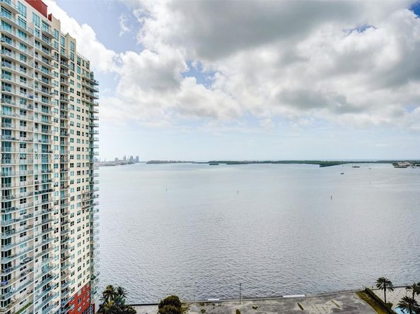 1200 Brickell Bay Dr 2501, Miami FL 33131