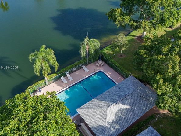 754 Banks Rd, Coconut Creek FL 33063