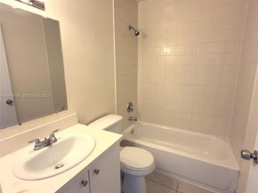 451 NE 136th St III314, North Miami FL 33161