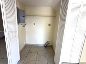 451 NE 136th St III314, North Miami FL 33161