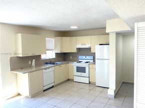 451 NE 136th St III314, North Miami FL 33161