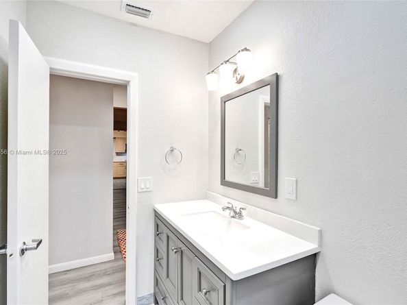 1611 N 26th Ave, Hollywood FL 33020