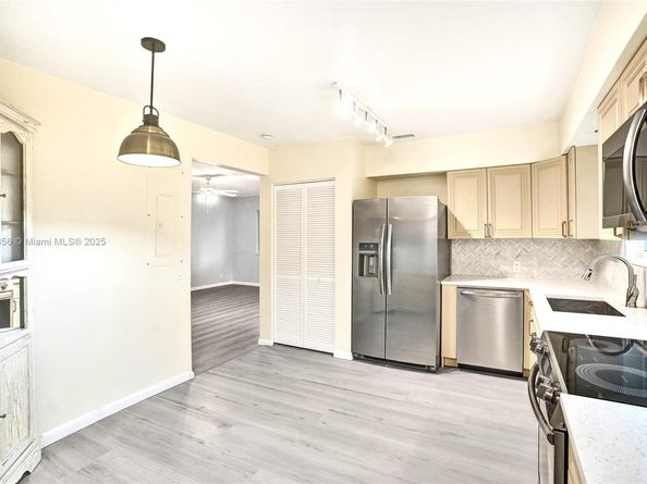 1611 N 26th Ave, Hollywood FL 33020