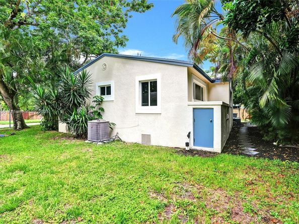 1611 N 26th Ave, Hollywood FL 33020