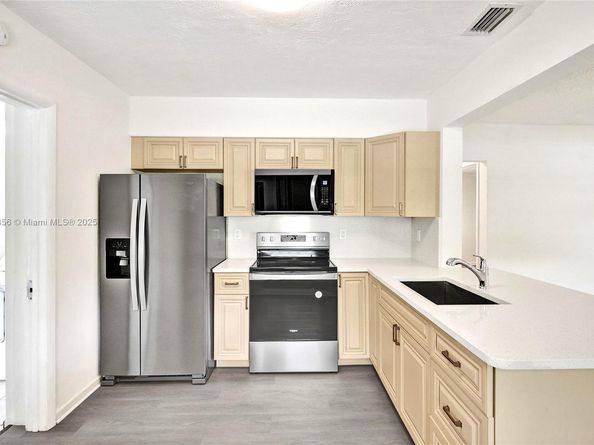 1611 N 26th Ave, Hollywood FL 33020