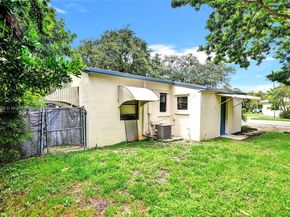 1611 N 26th Ave, Hollywood FL 33020