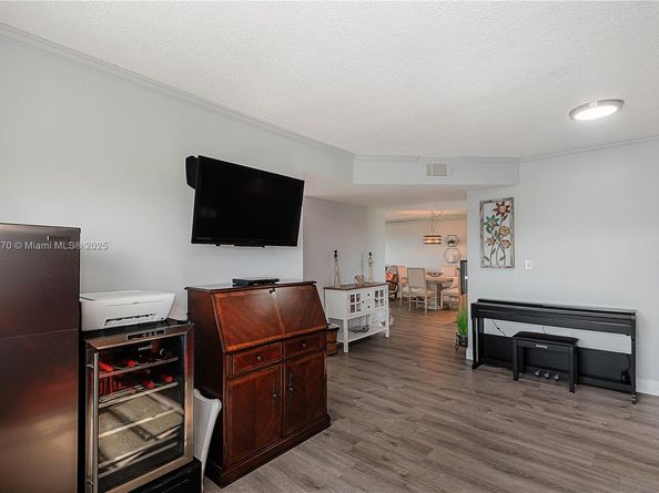 4800 Hillcrest Ln 501, Hollywood FL 33021