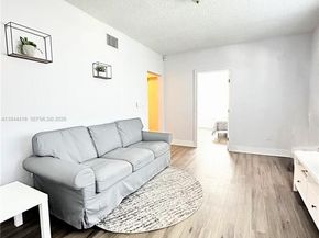 1821 NW 33rd St, Miami FL 33142