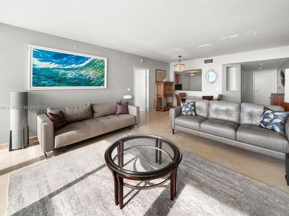 1331 Brickell Bay Dr 1105, Miami FL 33131