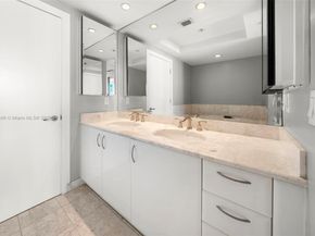 1331 Brickell Bay Dr 1105, Miami FL 33131