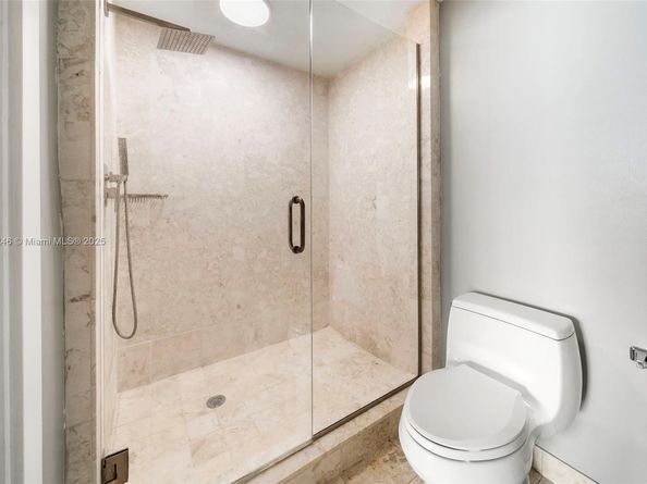 1331 Brickell Bay Dr 1105, Miami FL 33131