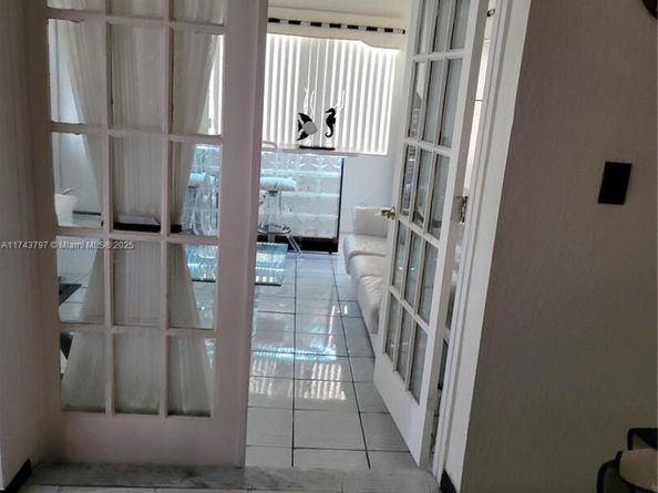 6771 NW 199th Ter, Hialeah FL 33015