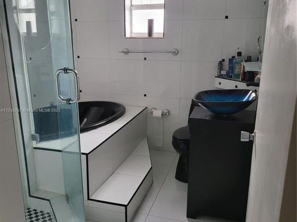 6771 NW 199th Ter, Hialeah FL 33015