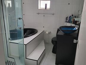 6771 NW 199th Ter, Hialeah FL 33015