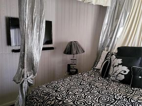 6771 NW 199th Ter, Hialeah FL 33015