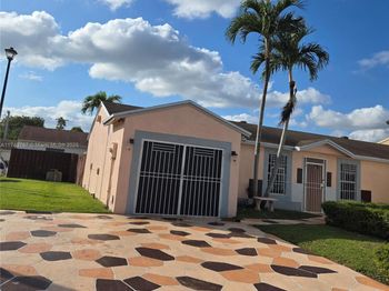 6771 NW 199th Ter